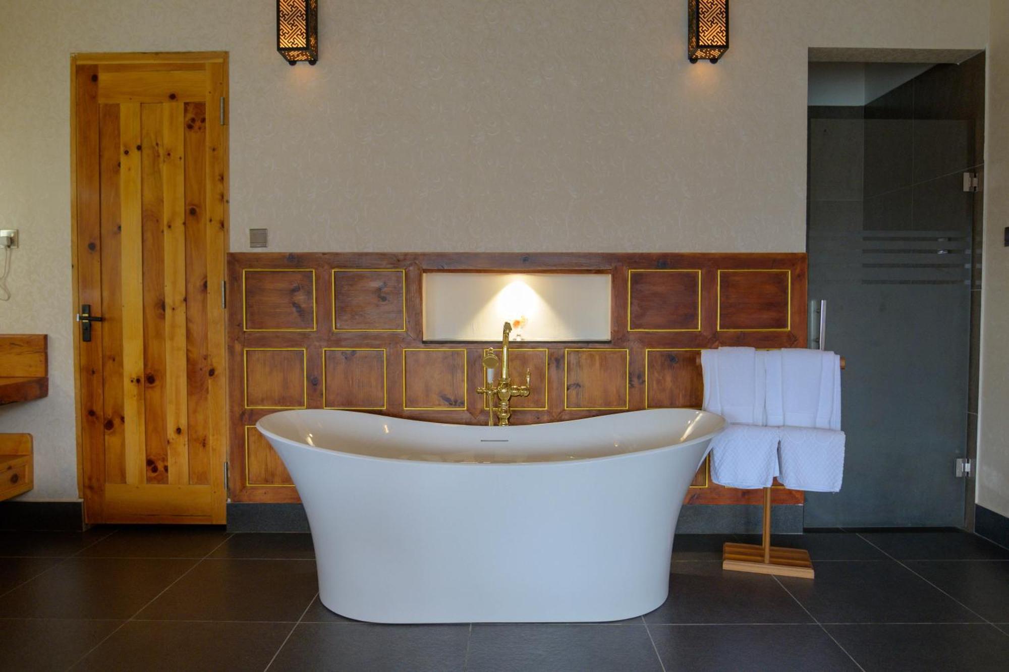 Willing Resort, Trongsa Kagha Exterior photo