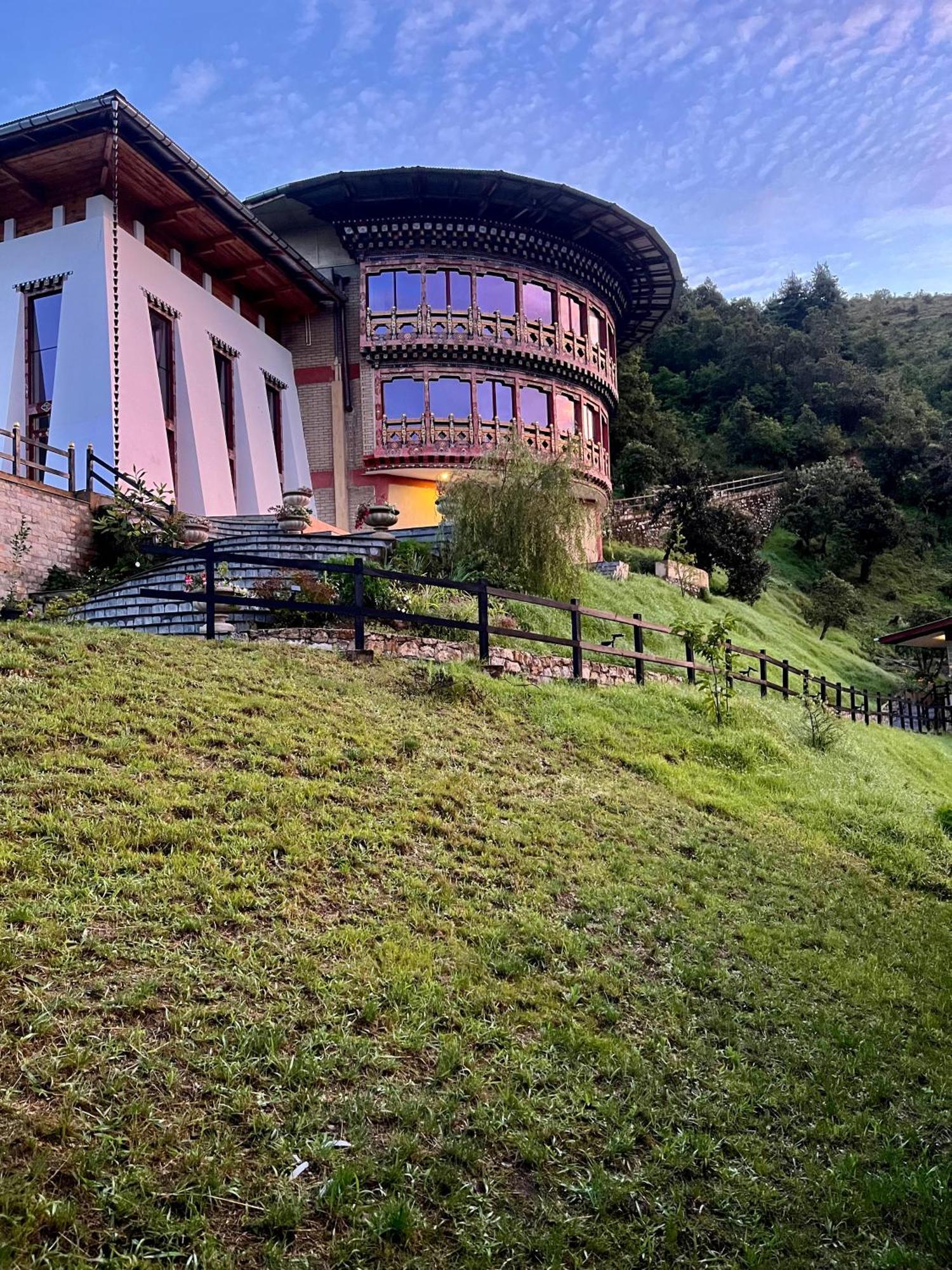 Willing Resort, Trongsa Kagha Exterior photo